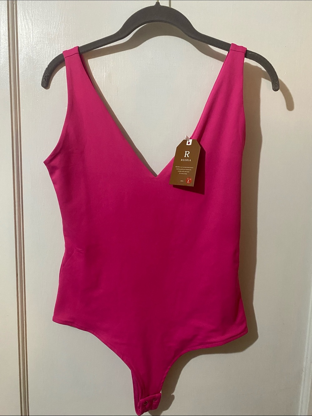 ReoRia Hot Pink V-Neck One-Piece Bodysuit